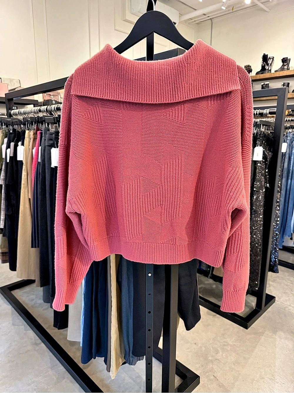 Hermes H logo Textured Knit Sweater in Pink Like New - Picture 2 of 2